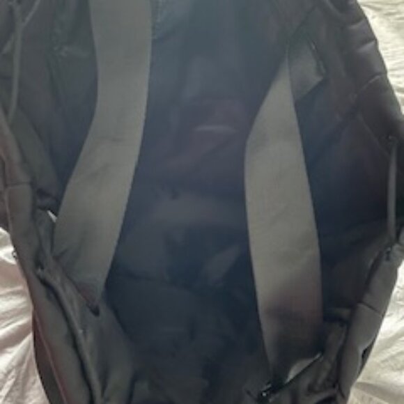 Beyond Yoga Drawstring Convertible Backpack - Picture 5 of 5